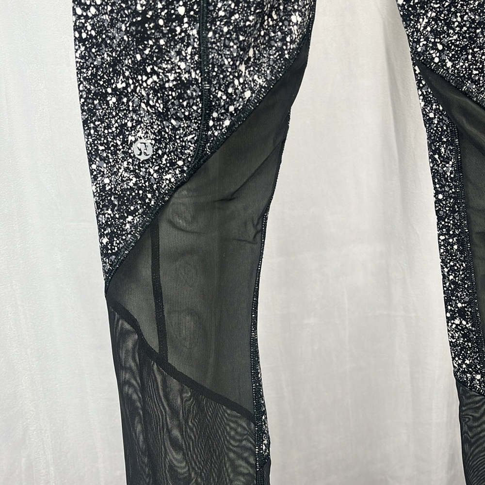 Lululemon Pace Rival Crop (Marathon) in Splatter White Black / Black. - Picture 9 of 12